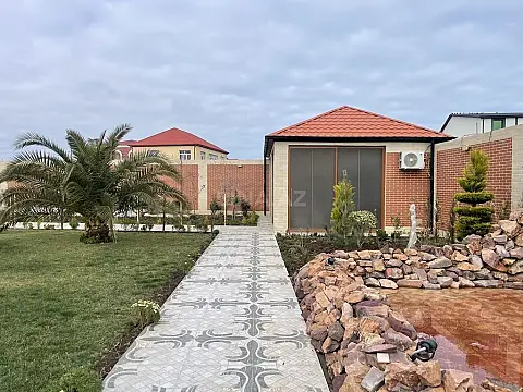 Satılır 5 otaqlı həyət evi 600 m²