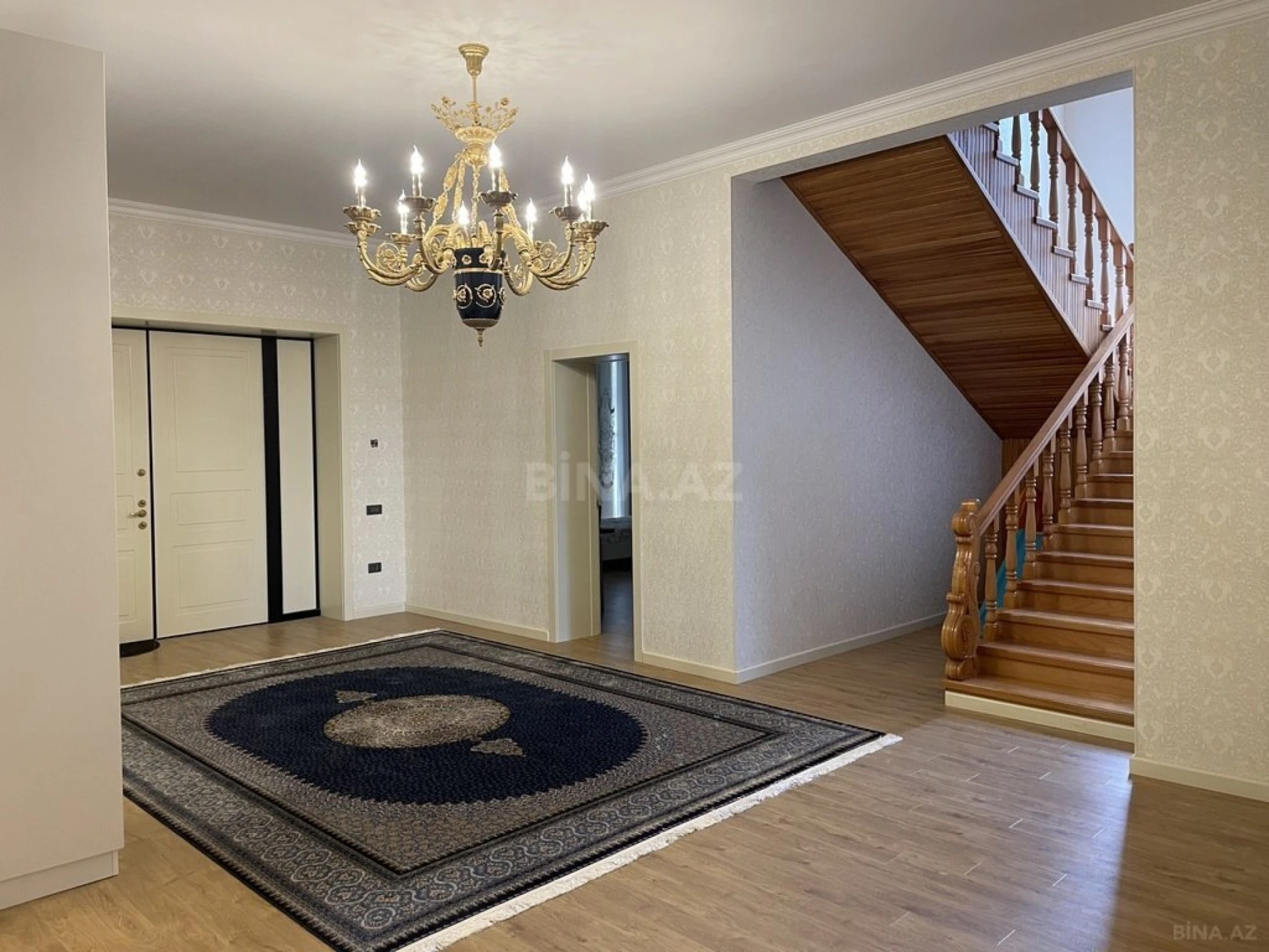 Satılır 5 otaqlı həyət evi 600 m²