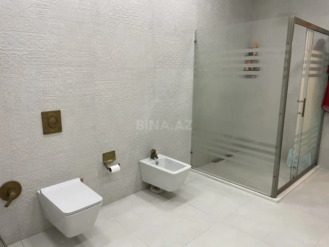Satılır 5 otaqlı həyət evi 600 m²