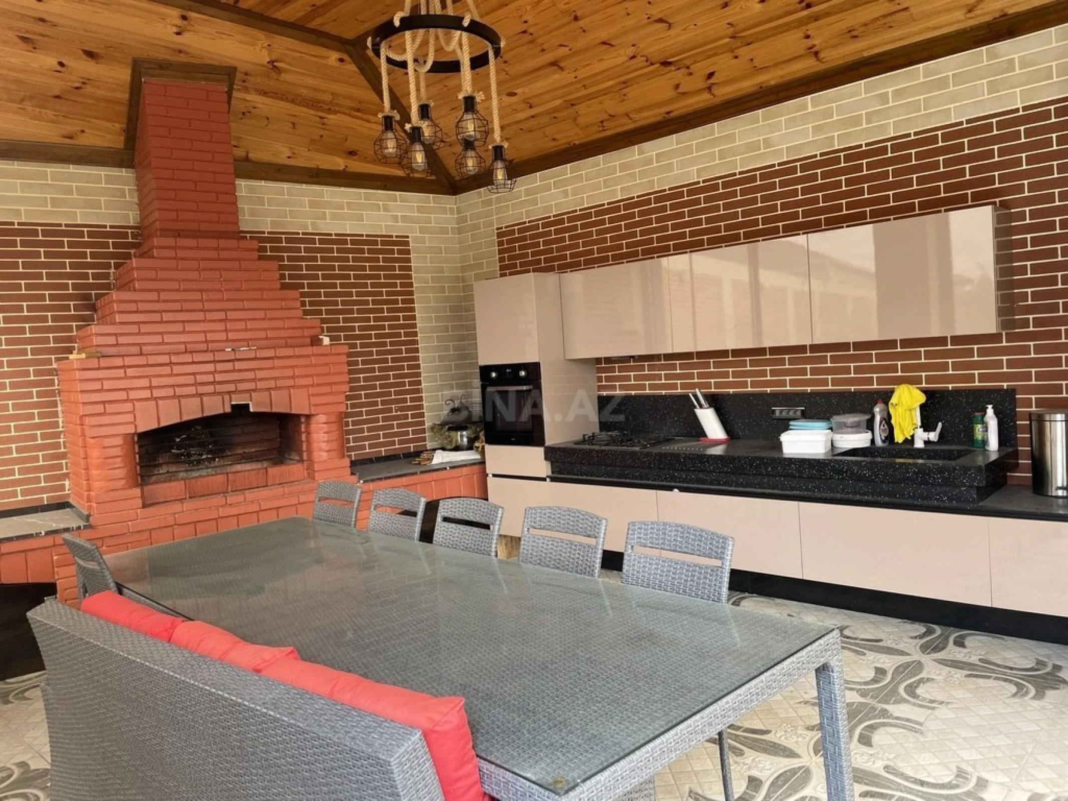 Satılır 5 otaqlı həyət evi 600 m²