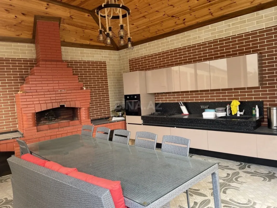 Satılır 5 otaqlı həyət evi 600 m²