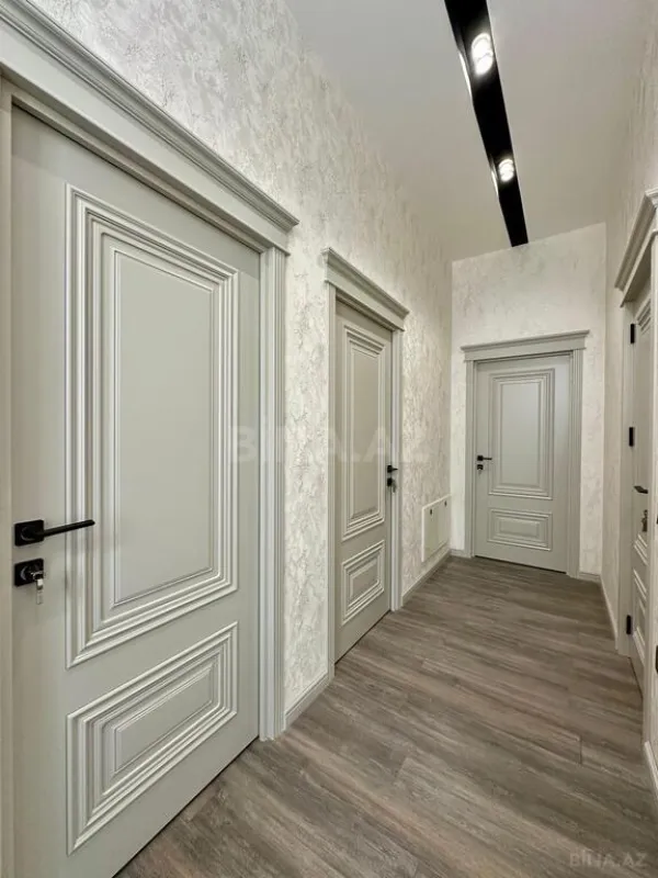 Satılır 5 otaqlı həyət evi 250 m²