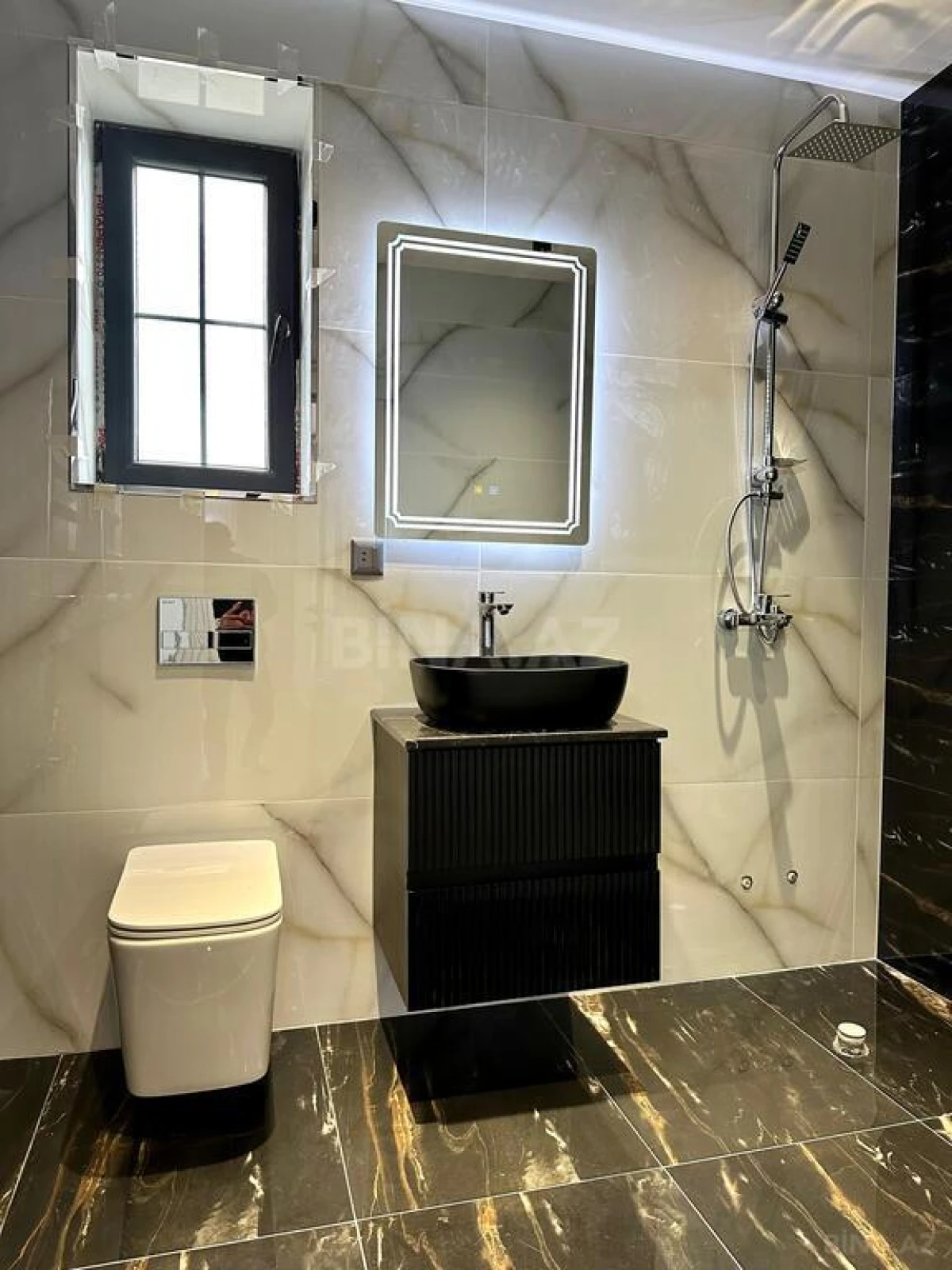 Satılır 5 otaqlı həyət evi 250 m²