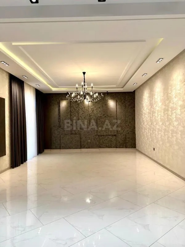 Satılır 5 otaqlı həyət evi 250 m²