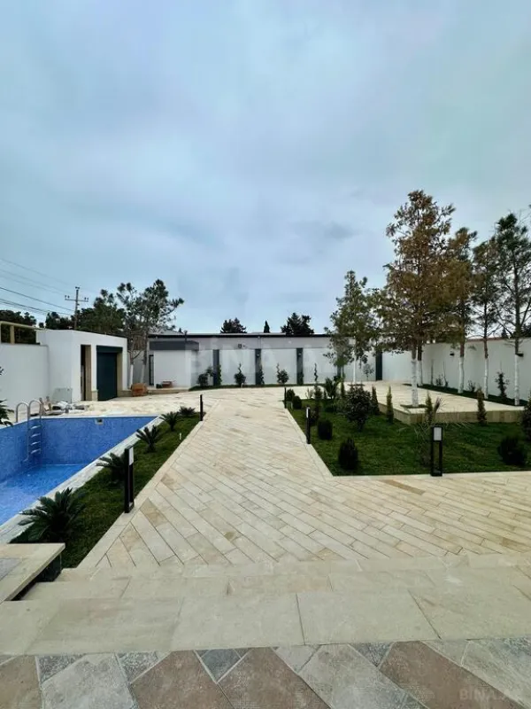 Satılır 5 otaqlı həyət evi 250 m²
