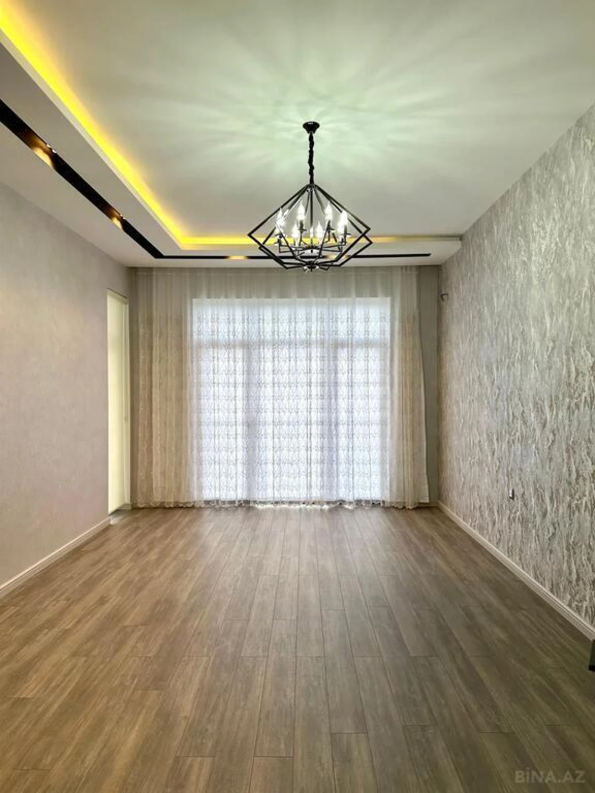 Satılır 5 otaqlı həyət evi 250 m²