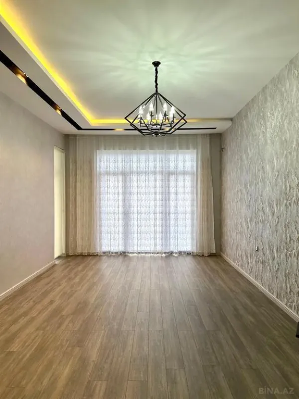 Satılır 5 otaqlı həyət evi 250 m²