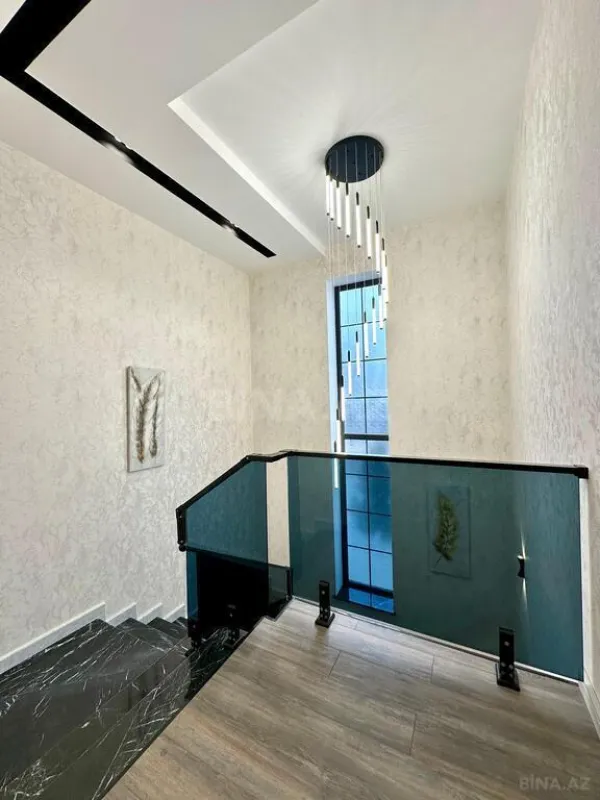 Satılır 5 otaqlı həyət evi 250 m²