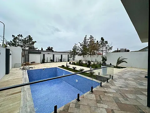 Satılır 5 otaqlı həyət evi 250 m²