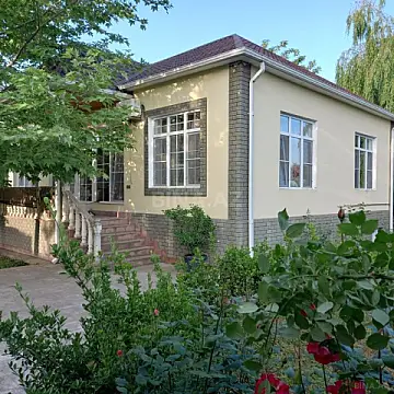 Kirayə verilir 4 otaqlı həyət evi 90 m² — Quba 4 otaq 90.00 m²