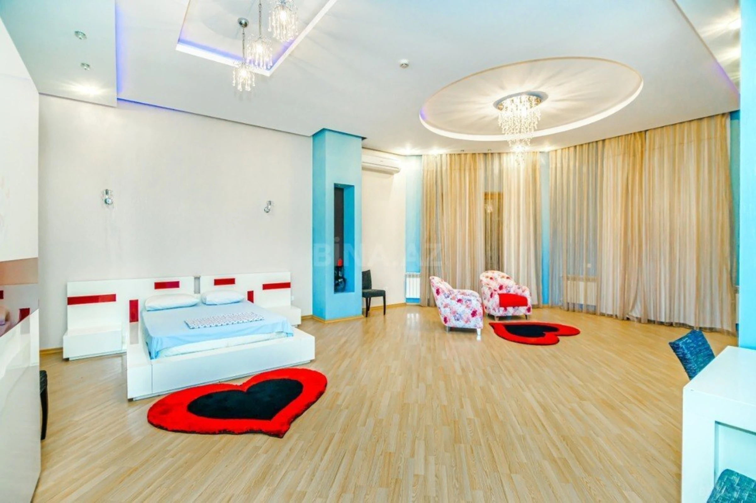 Kirayə verilir 4 otaqlı mənzil 285 m²