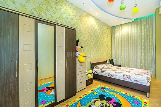 Kirayə verilir 4 otaqlı mənzil 285 m²