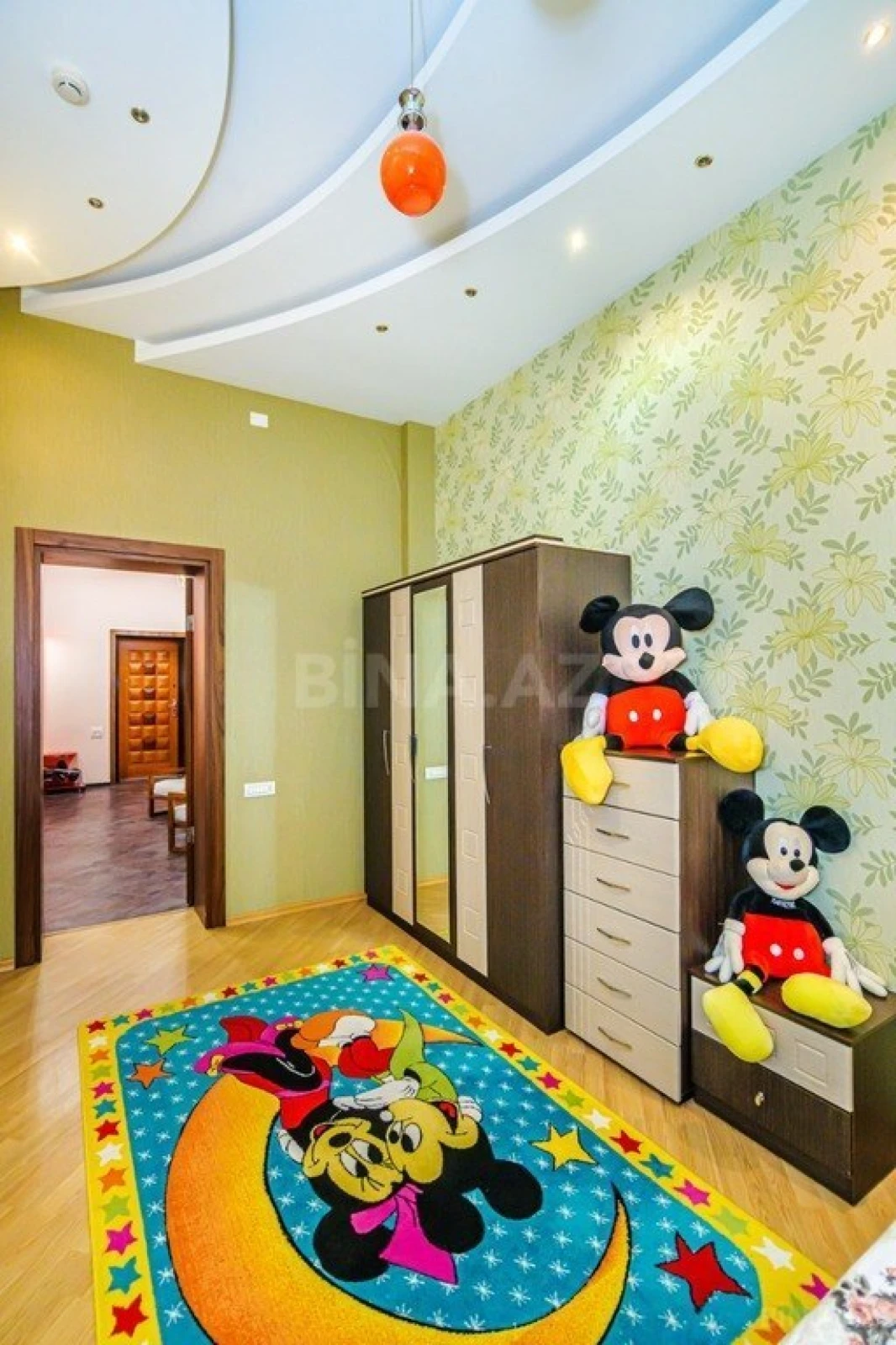 Kirayə verilir 4 otaqlı mənzil 285 m²