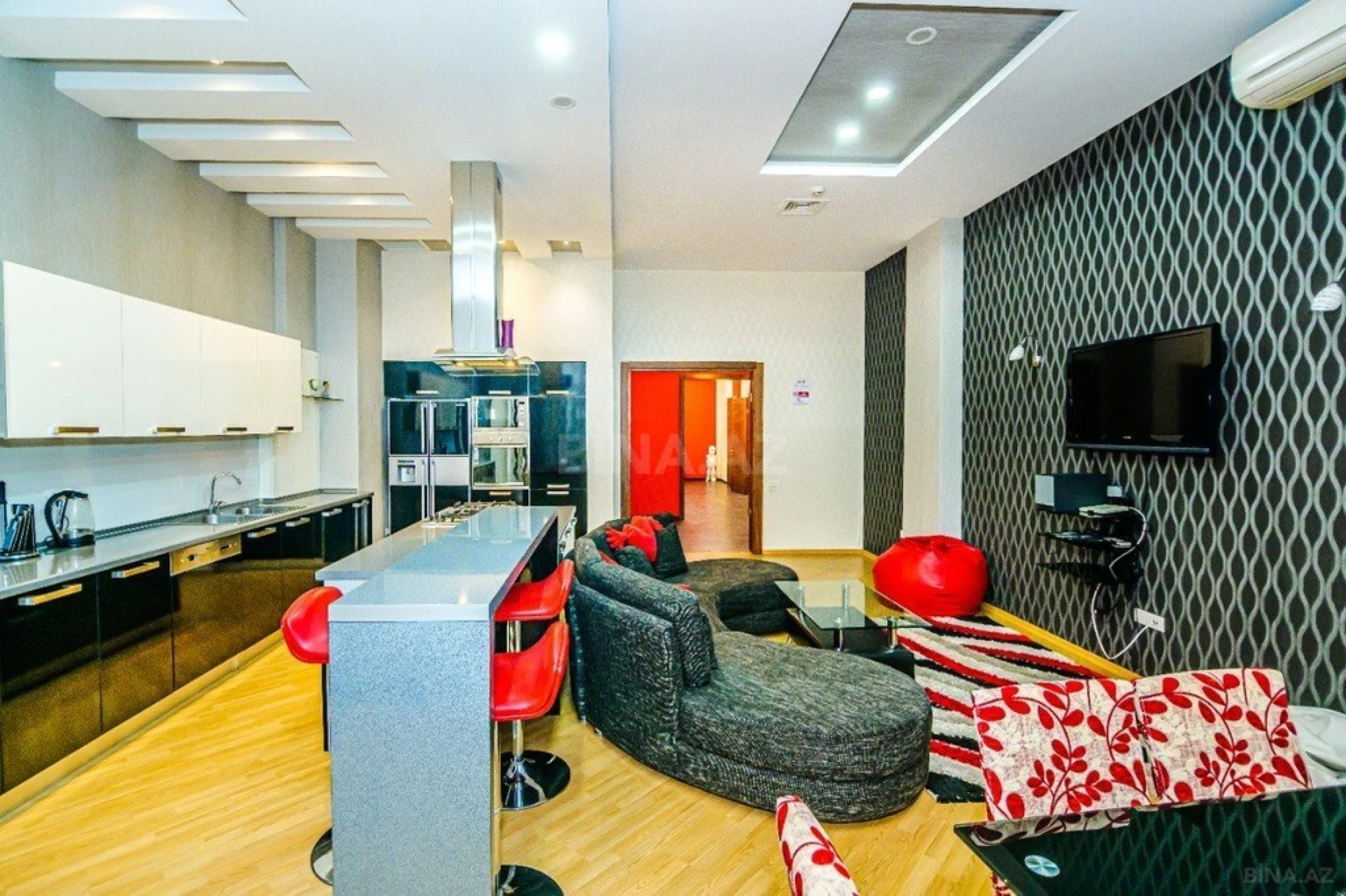 Kirayə verilir 4 otaqlı mənzil 285 m²