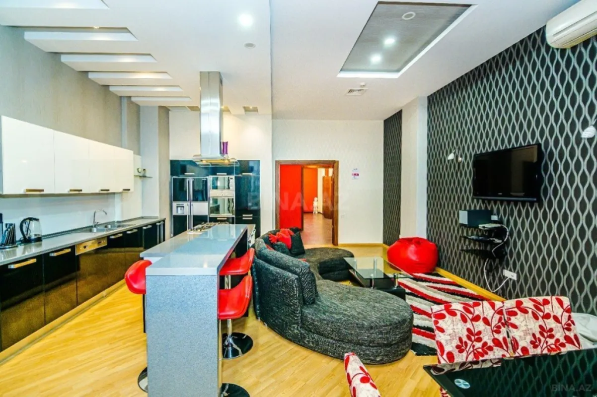 Kirayə verilir 4 otaqlı mənzil 285 m²