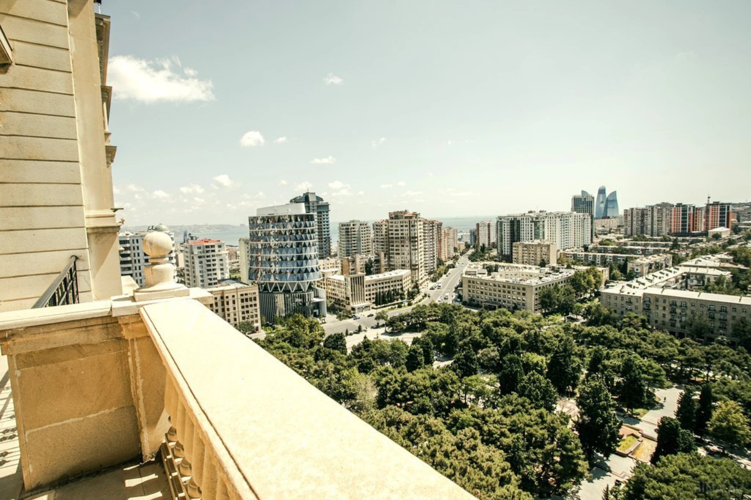 Satılır 4 otaqlı mənzil 205.13 m²