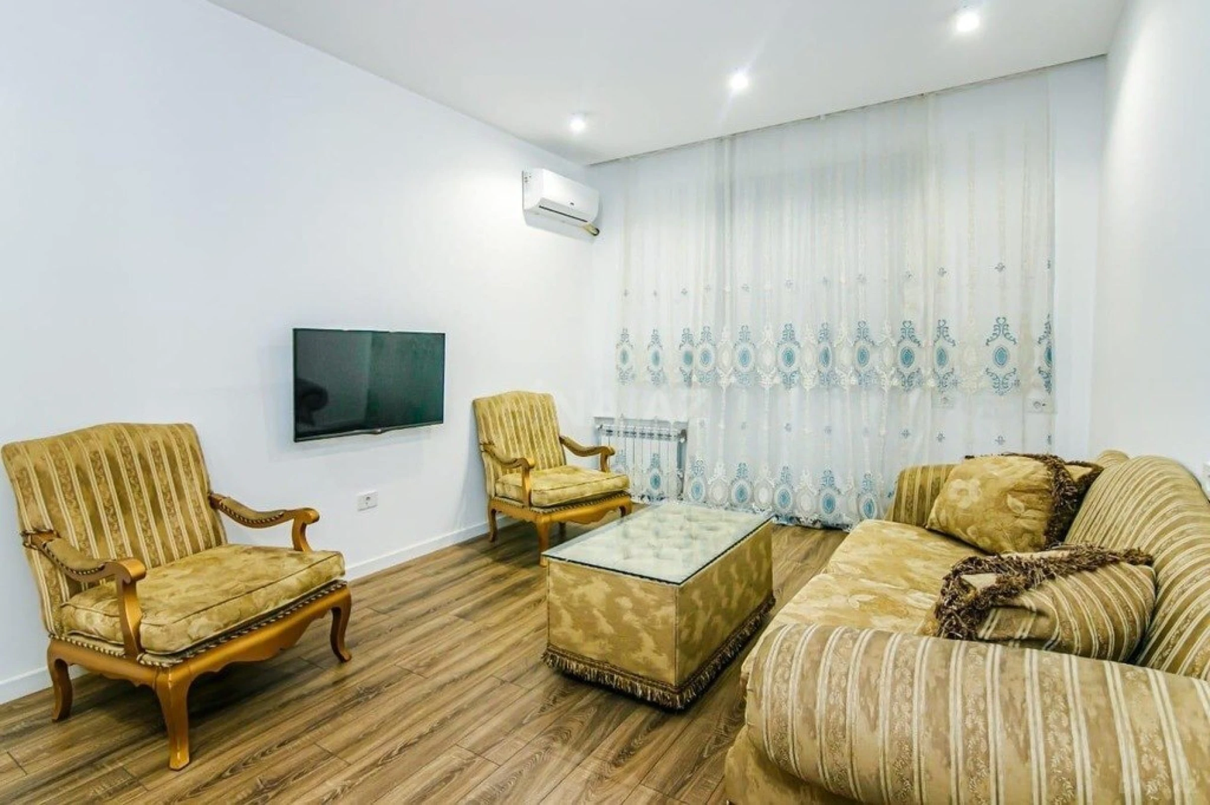 Kirayə verilir 3 otaqlı mənzil 95 m²