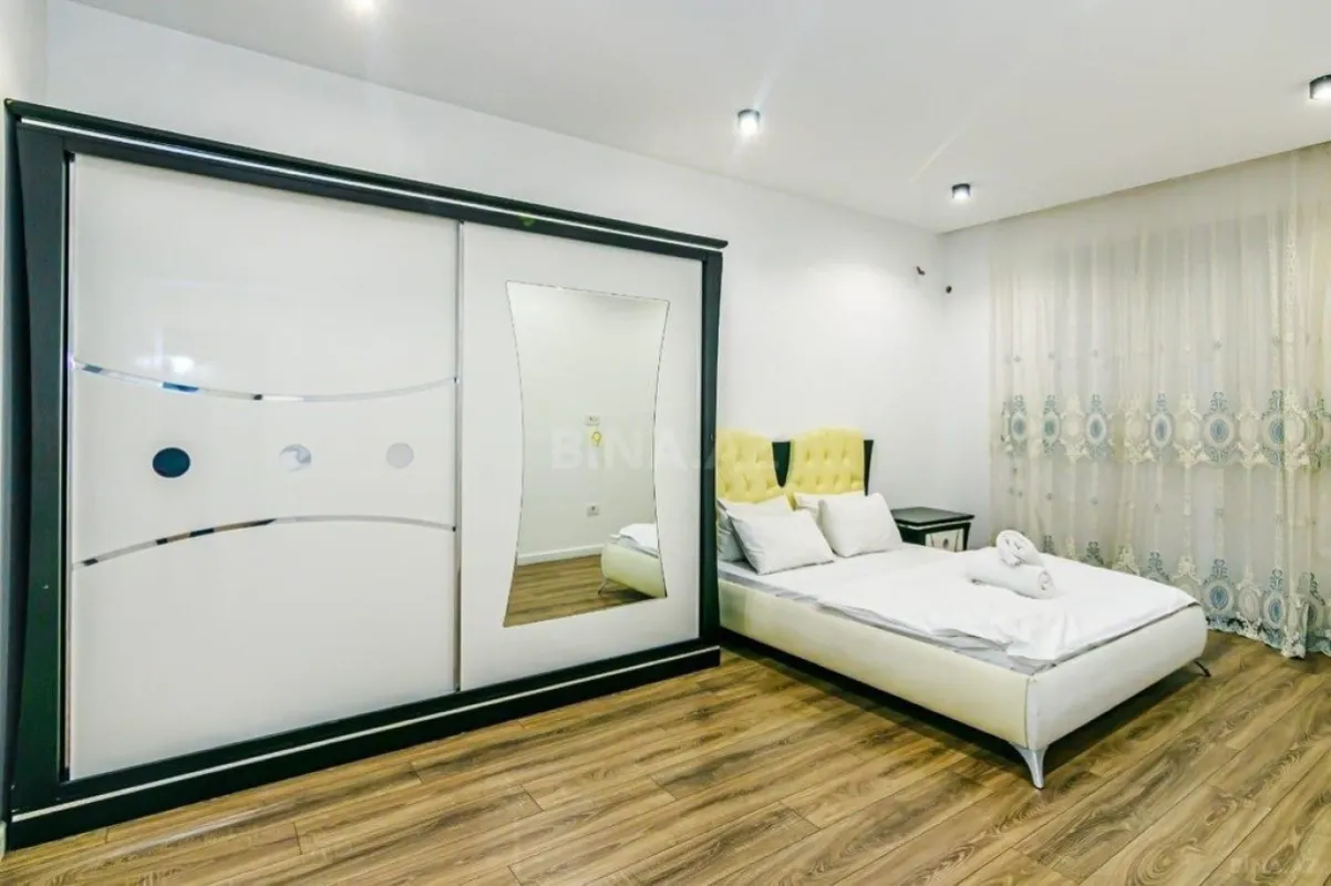 Kirayə verilir 3 otaqlı mənzil 95 m²