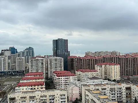Satılır 2 otaqlı mənzil 92.5 m²