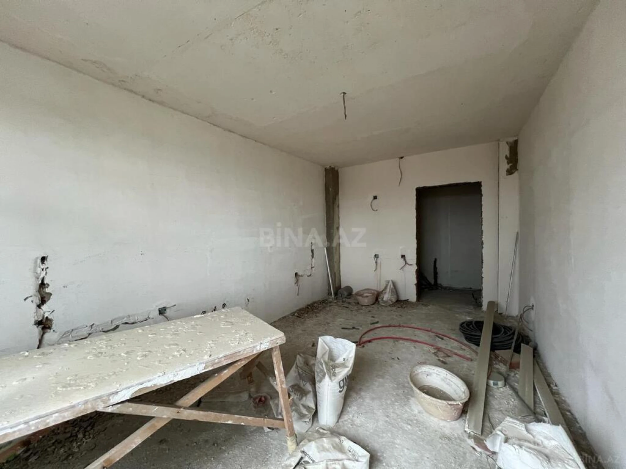 Satılır 2 otaqlı mənzil 92.5 m²