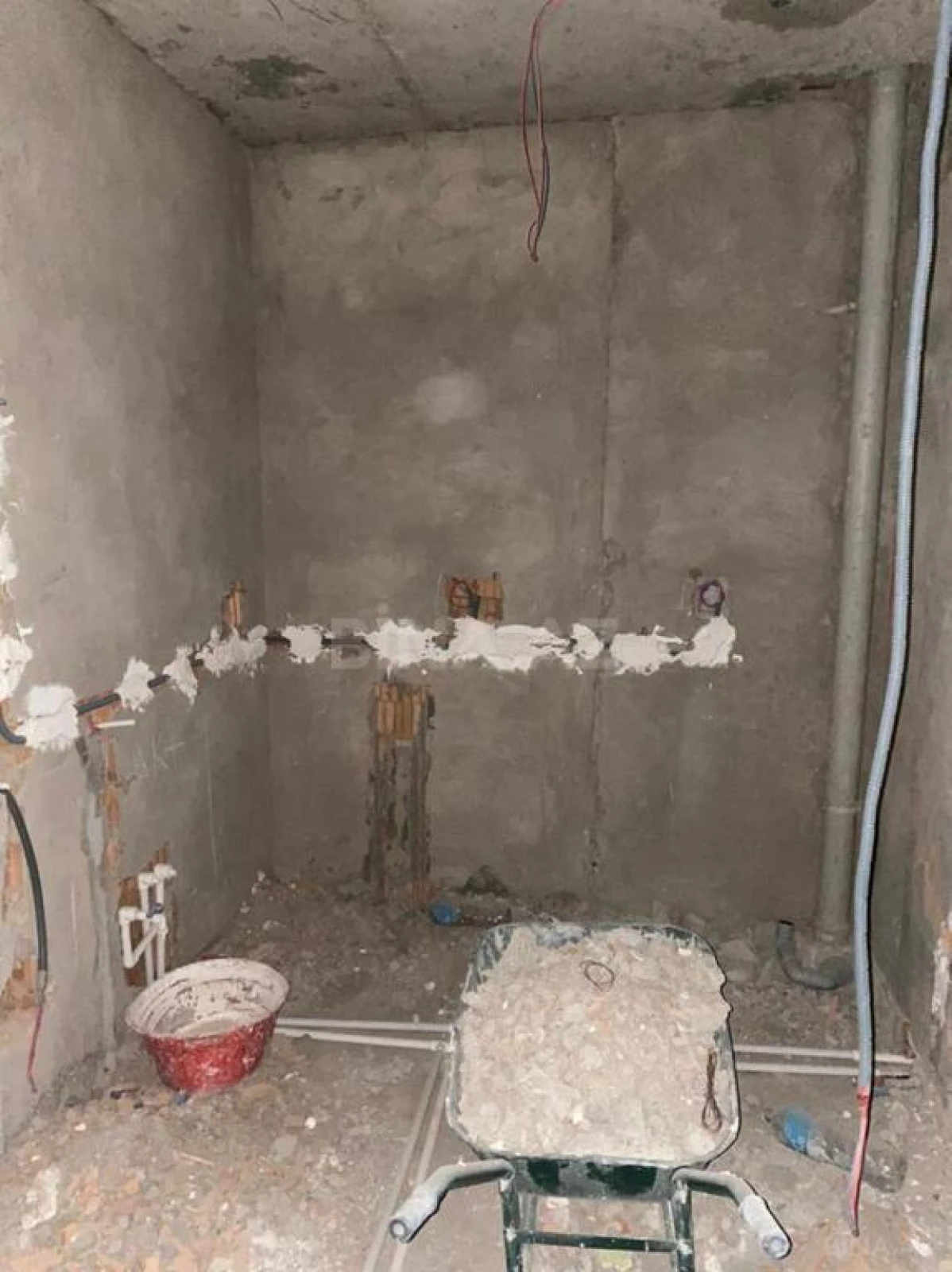 Satılır 2 otaqlı mənzil 92.5 m²