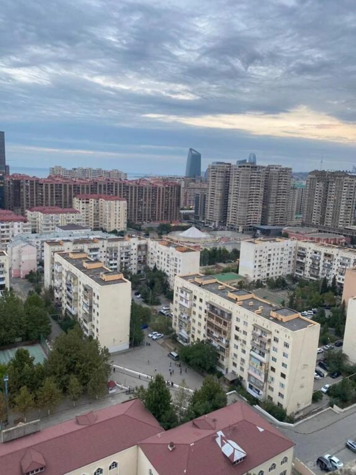 Satılır 2 otaqlı mənzil 92.5 m²