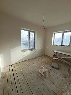 Satılır 5 otaqlı həyət evi 180 m²