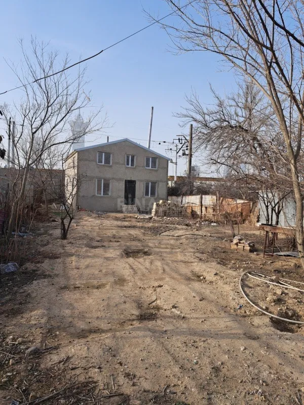 Satılır 5 otaqlı həyət evi 180 m²