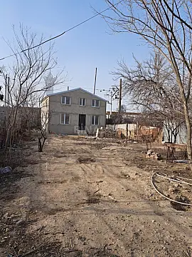 Satılır 5 otaqlı həyət evi 180 m²