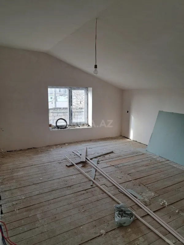 Satılır 5 otaqlı həyət evi 180 m²