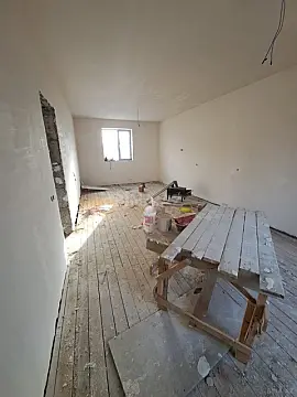 Satılır 5 otaqlı həyət evi 180 m²