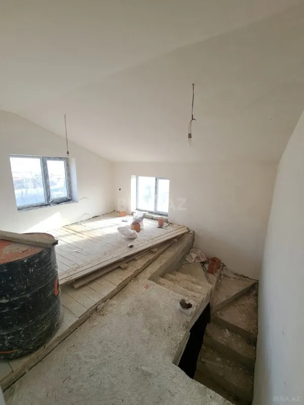 Satılır 5 otaqlı həyət evi 180 m²