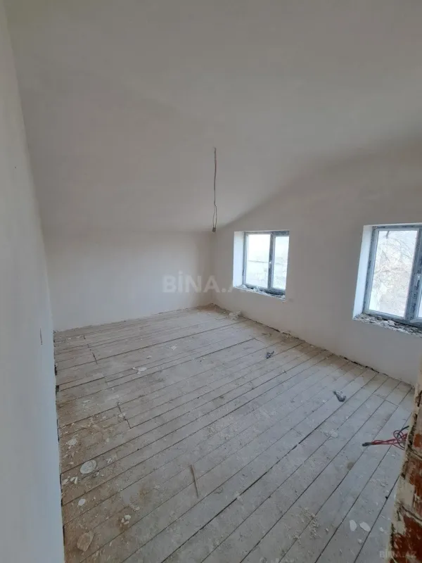 Satılır 5 otaqlı həyət evi 180 m²