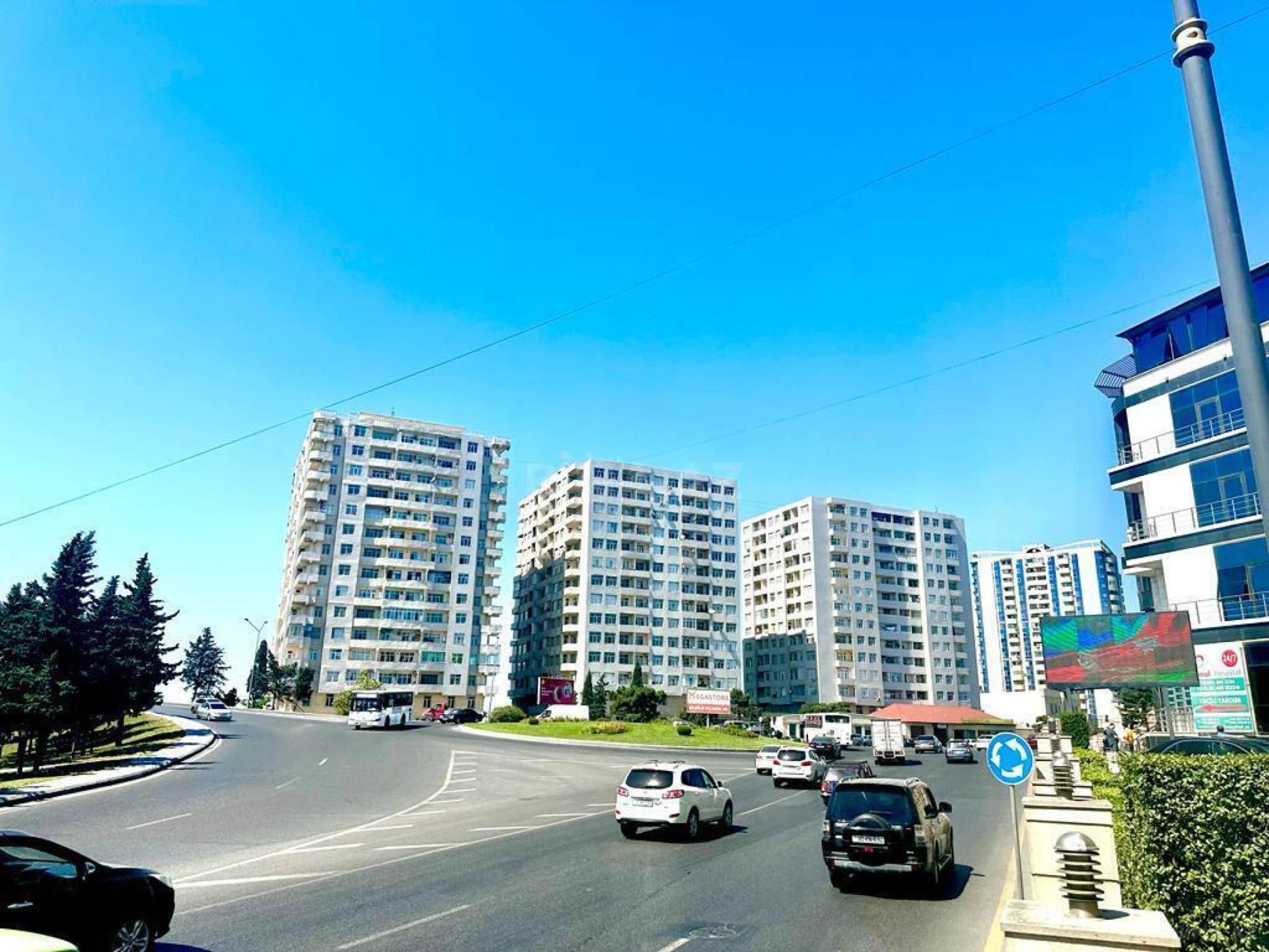 Satılır 3 otaqlı mənzil 97 m²