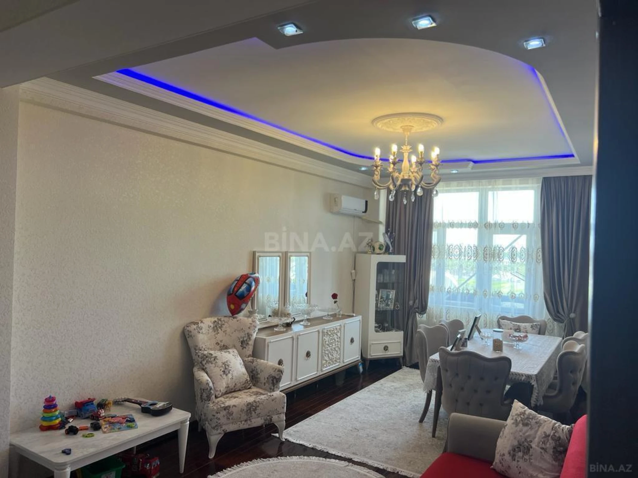 Satılır 3 otaqlı mənzil 97 m²