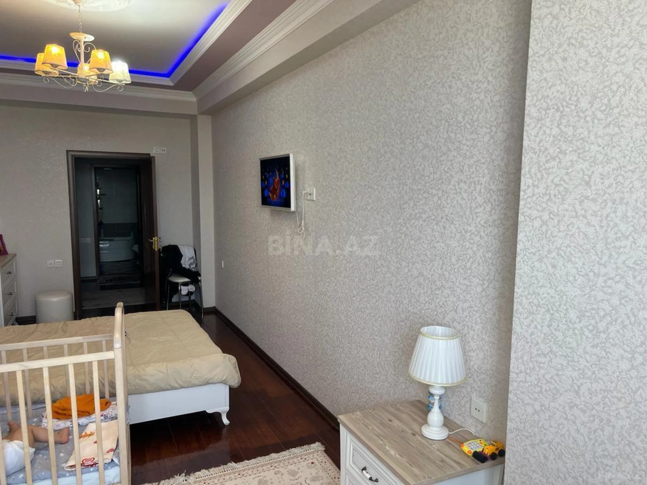 Satılır 3 otaqlı mənzil 97 m²