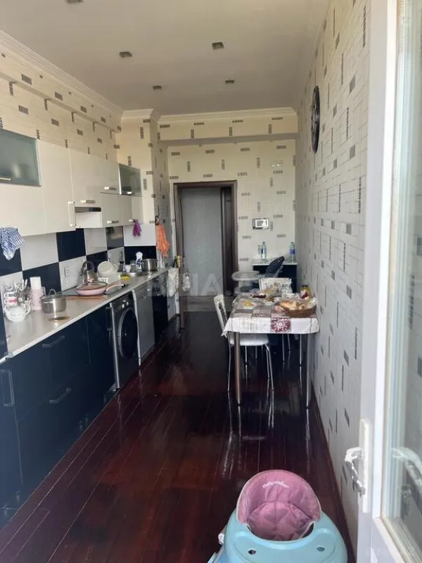 Satılır 3 otaqlı mənzil 97 m²