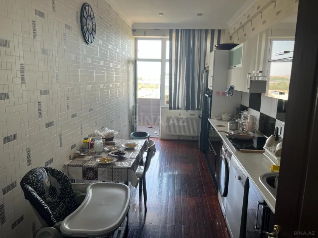 Satılır 3 otaqlı mənzil 97 m²
