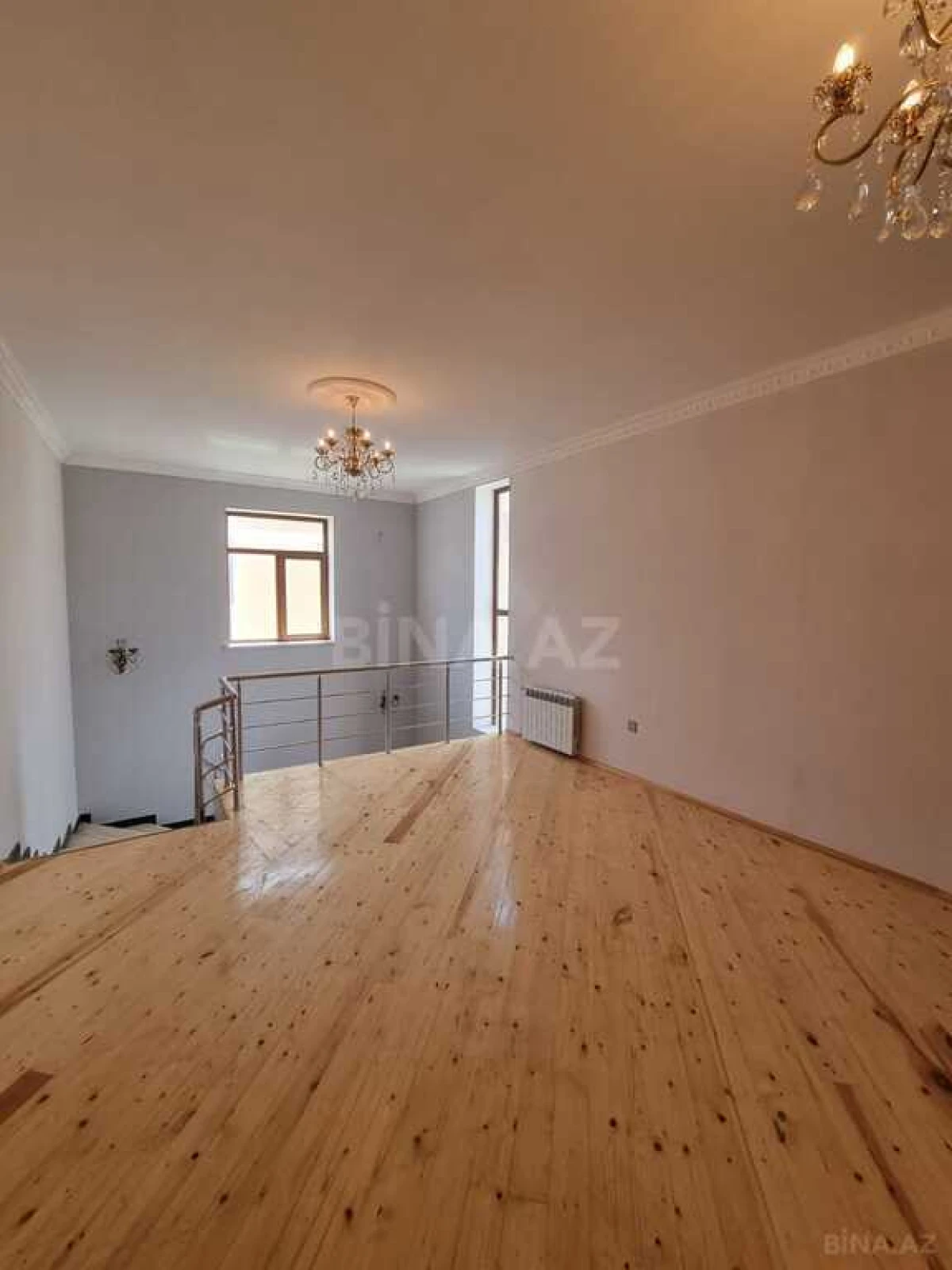 Satılır 5 otaqlı həyət evi 300 m²