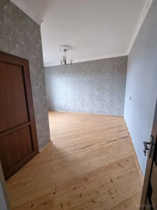 Satılır 5 otaqlı həyət evi 300 m²