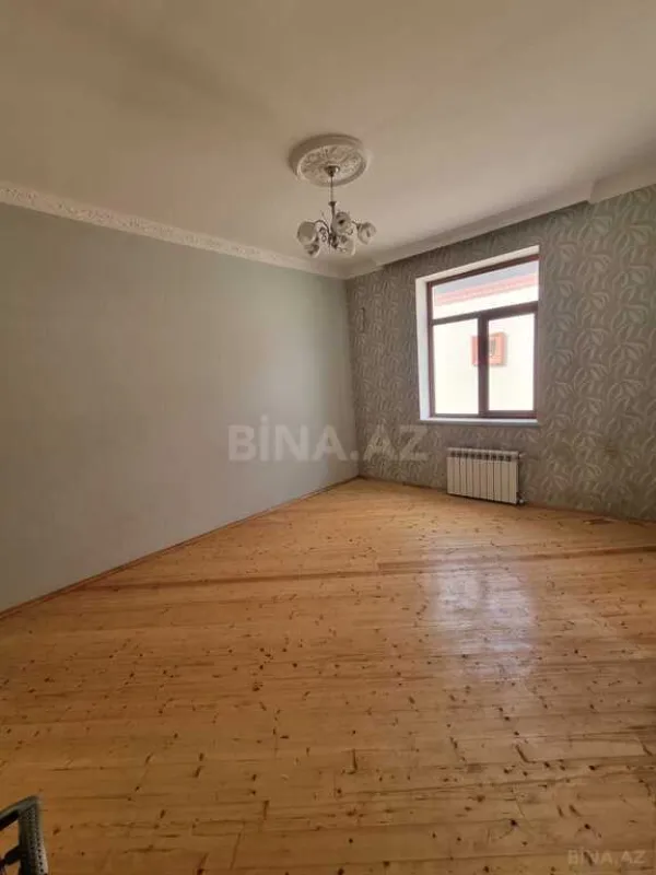Satılır 5 otaqlı həyət evi 300 m²