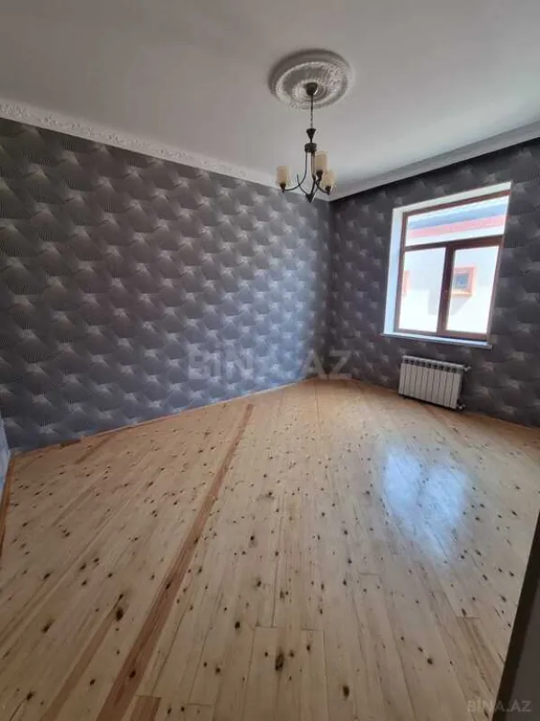 Satılır 5 otaqlı həyət evi 300 m²