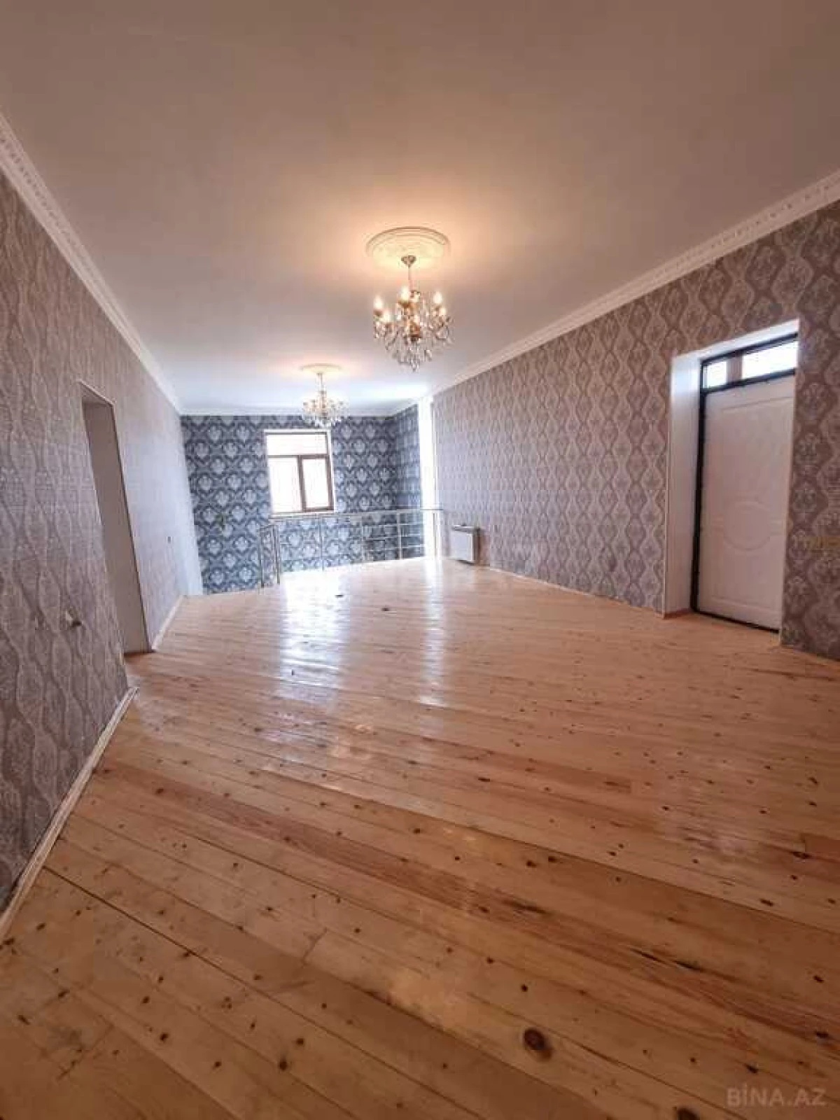 Satılır 5 otaqlı həyət evi 300 m²