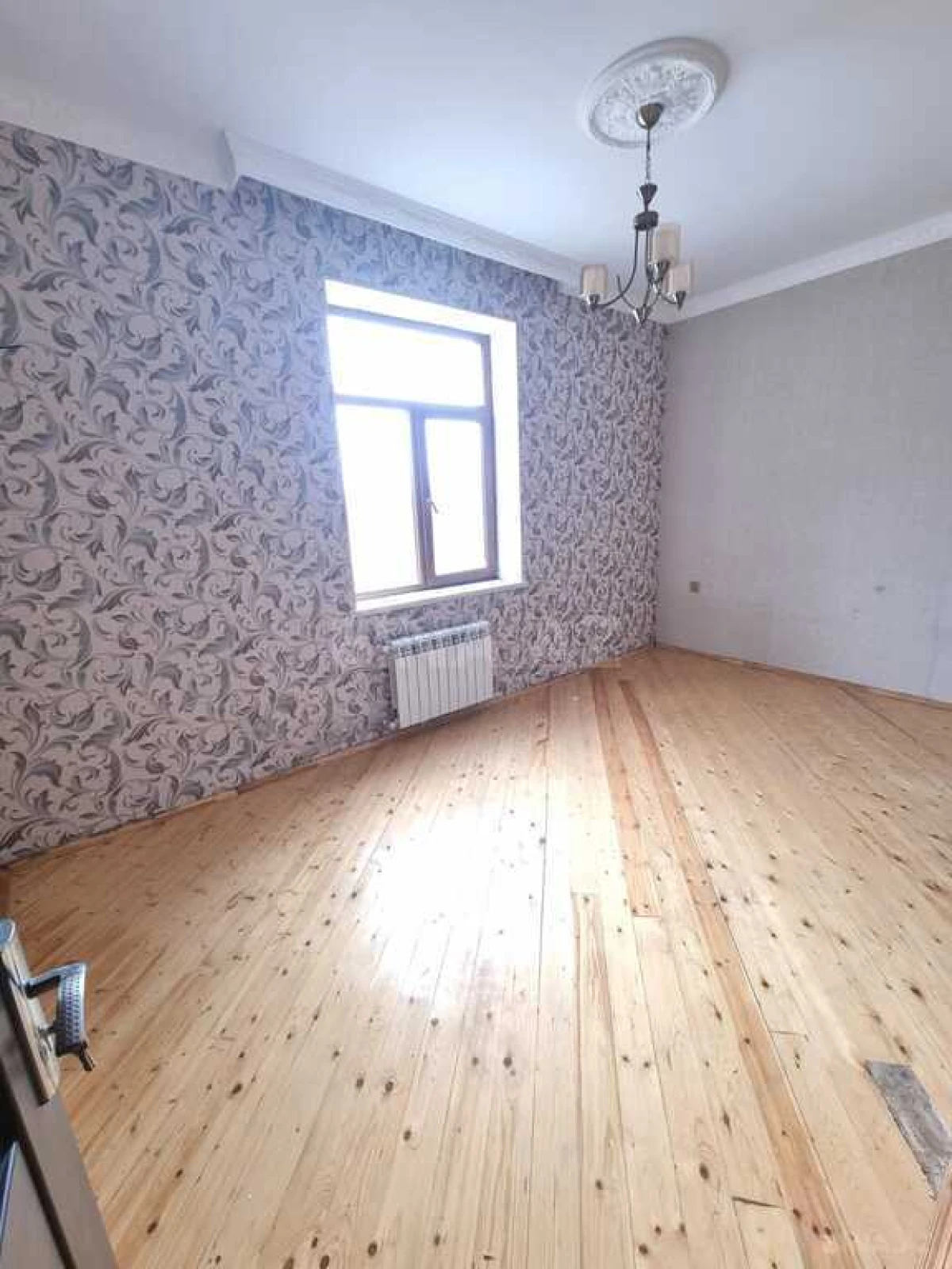 Satılır 5 otaqlı həyət evi 300 m²