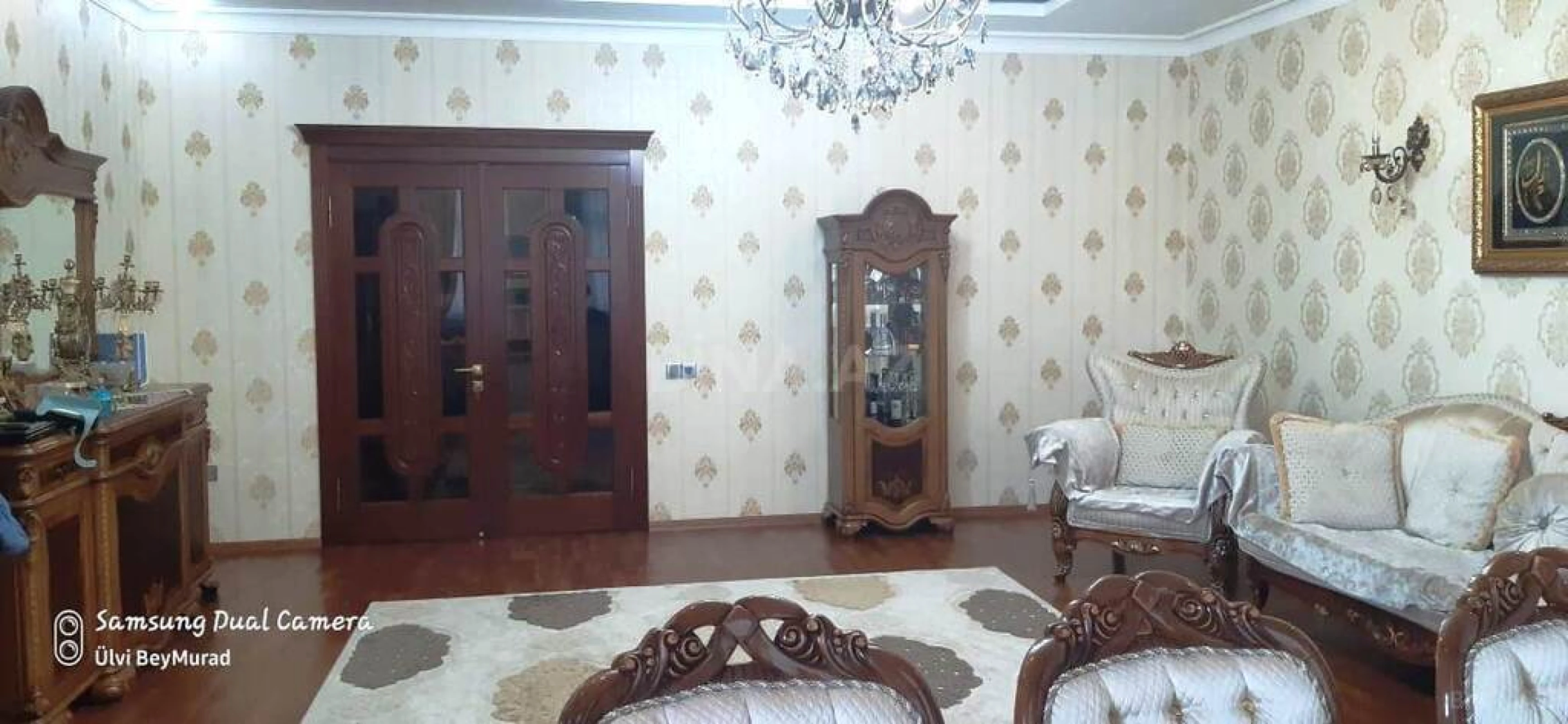 Satılır 4 otaqlı mənzil 250.5 m²