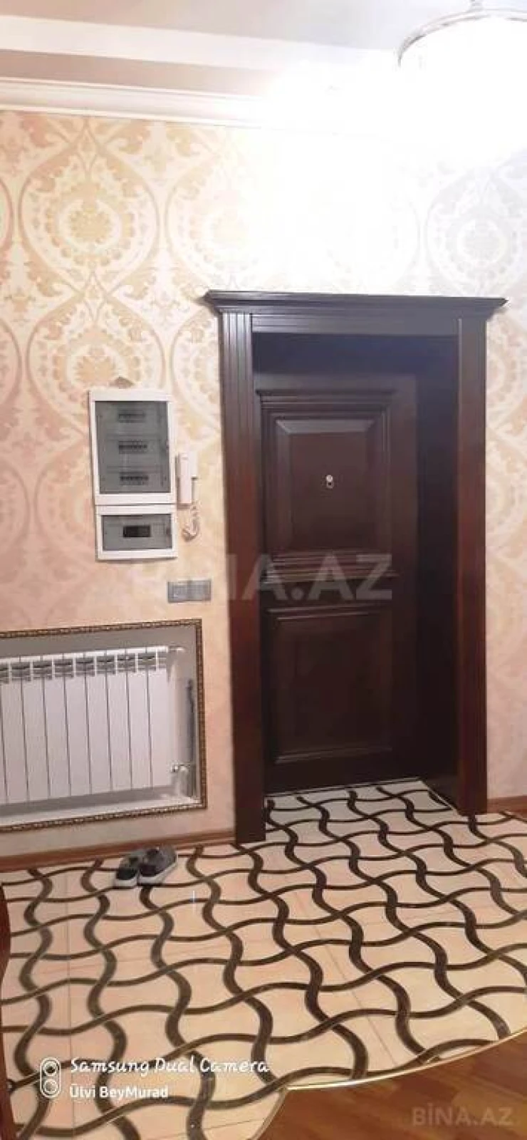 Satılır 4 otaqlı mənzil 250.5 m²