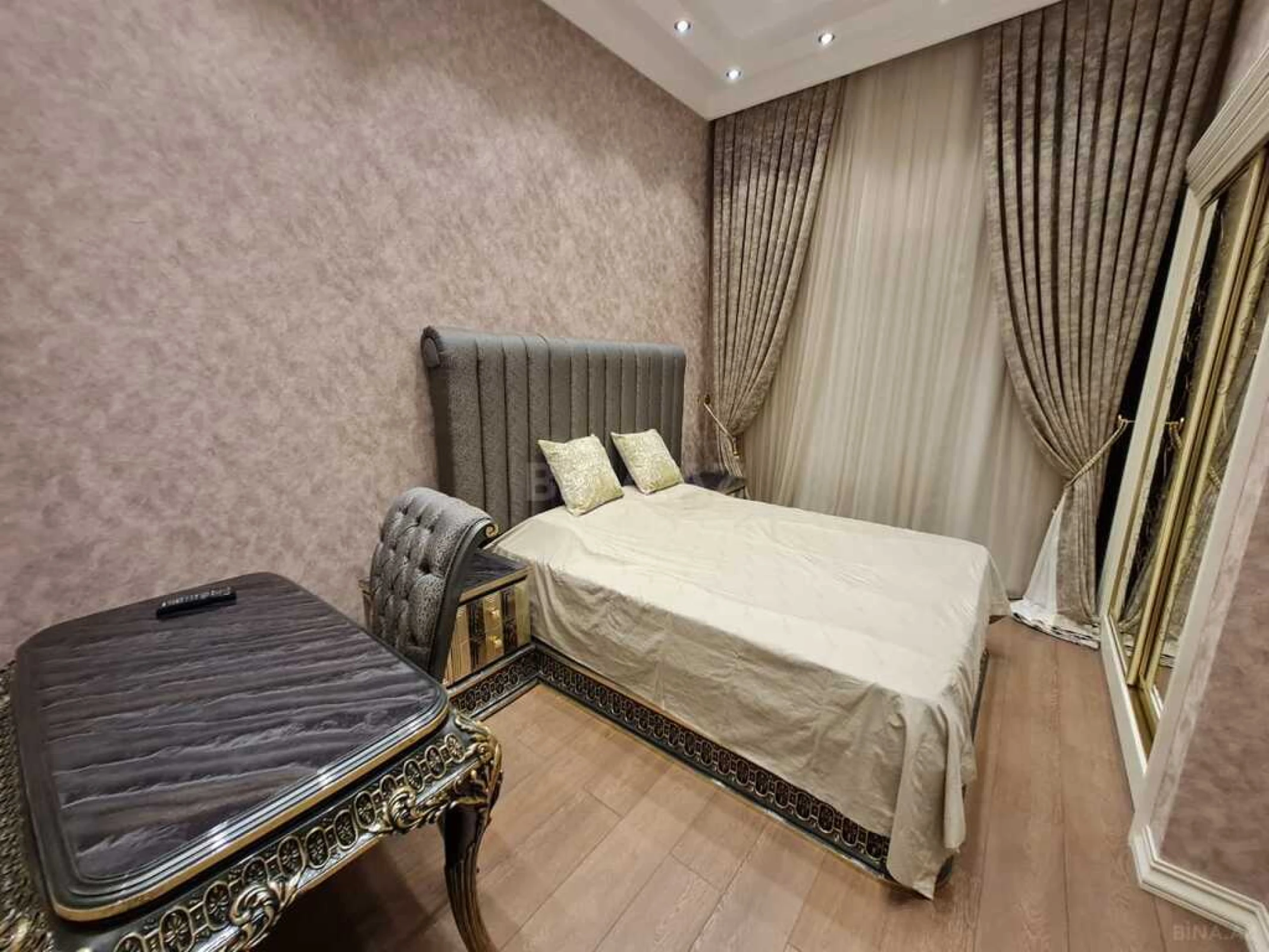 Kirayə verilir 8 otaqlı həyət evi 500 m²