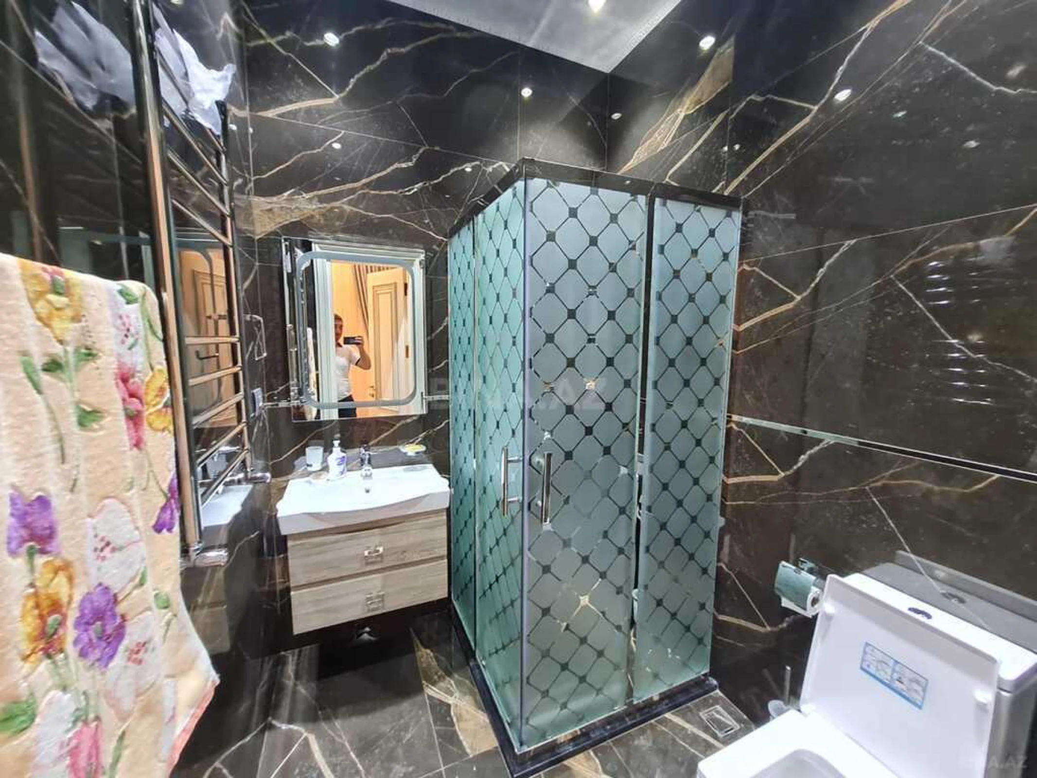 Kirayə verilir 8 otaqlı həyət evi 500 m²