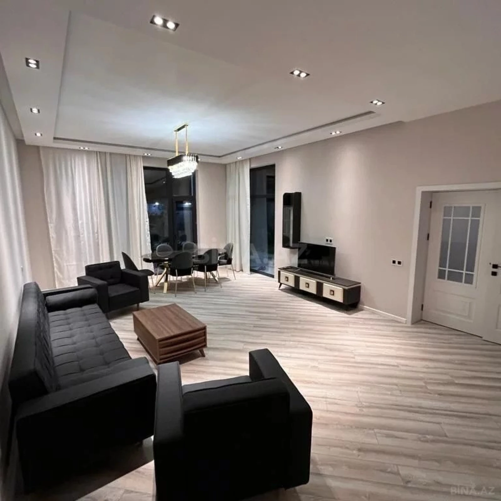 Kirayə verilir 6 otaqlı həyət evi 360 m²