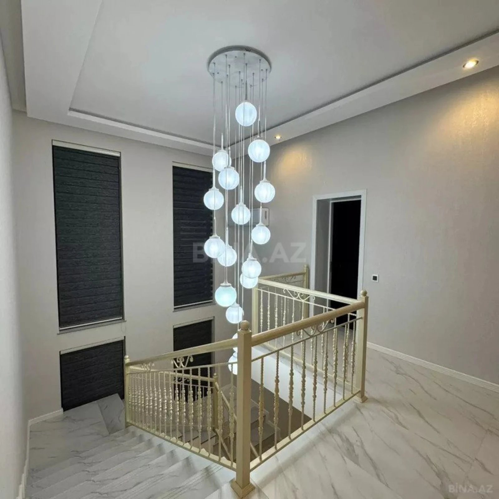 Kirayə verilir 6 otaqlı həyət evi 360 m²